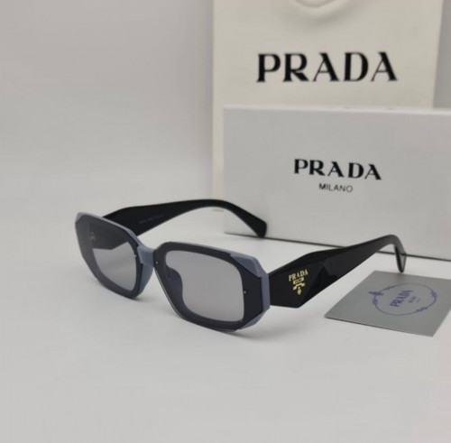 نظارة برادا