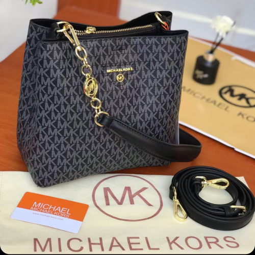 شنطة مايكل كورس