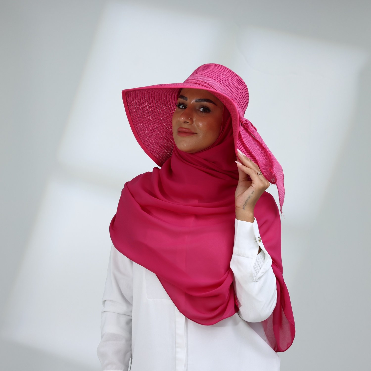 طقم قبعة كاملة مع طرحة صيفية