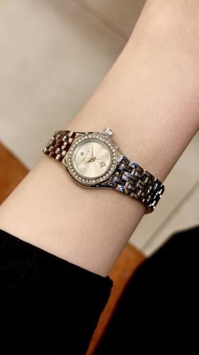 ساعة نسائية 12