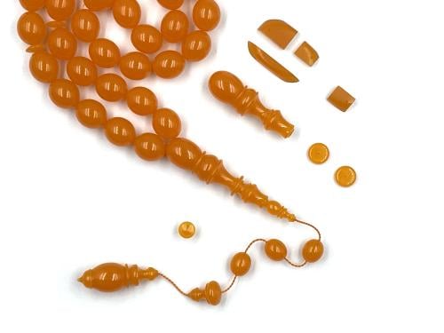 سبحة مستكة من مكعبات يمنية لون وشفافية وحدة صب قديم خراطة احمد نقاش