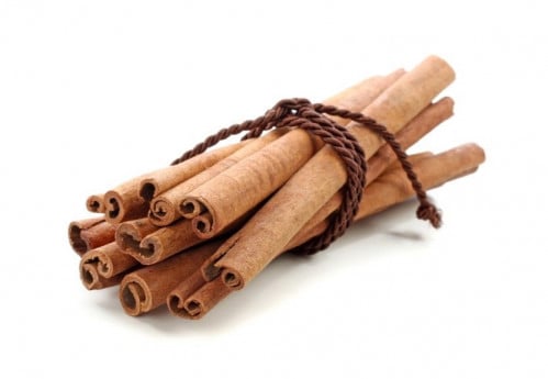 زيت عطري برائحة القرفة