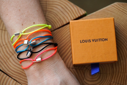 louis vuitton thread bracelet