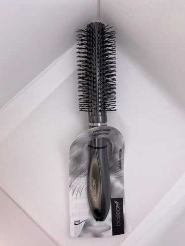 باسيكير فرشاة شعر شعاعية خفيفة الوزن ومريحة للأستخدام بدبابيس نايلون مناسبة لجميع انواع الشعر