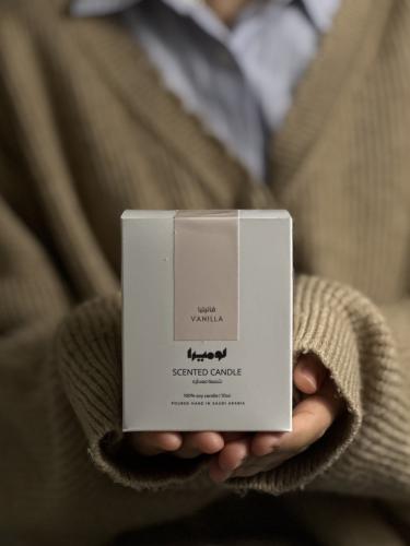 شمعة برائحة الفانيليا