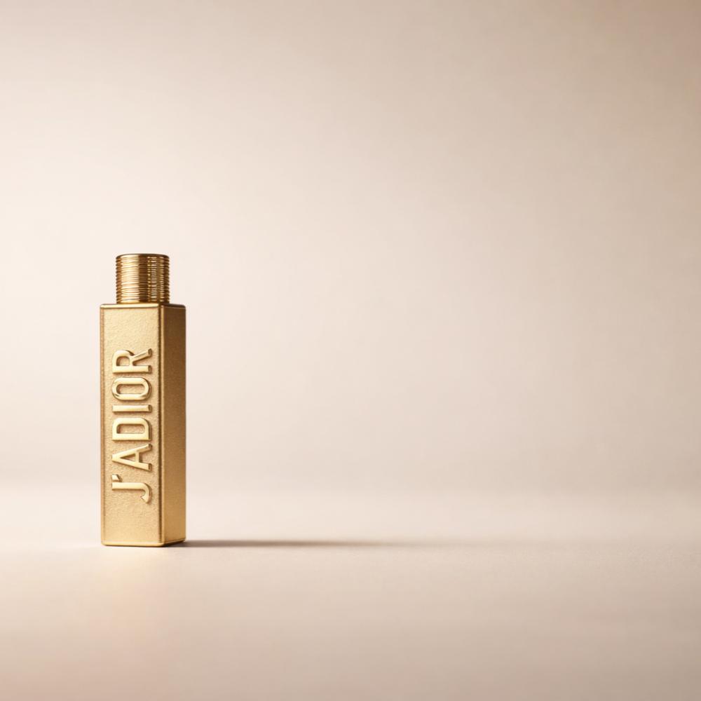 Dior تعيد ابتكار J’adore L’Or في إصدار صلب فاخر