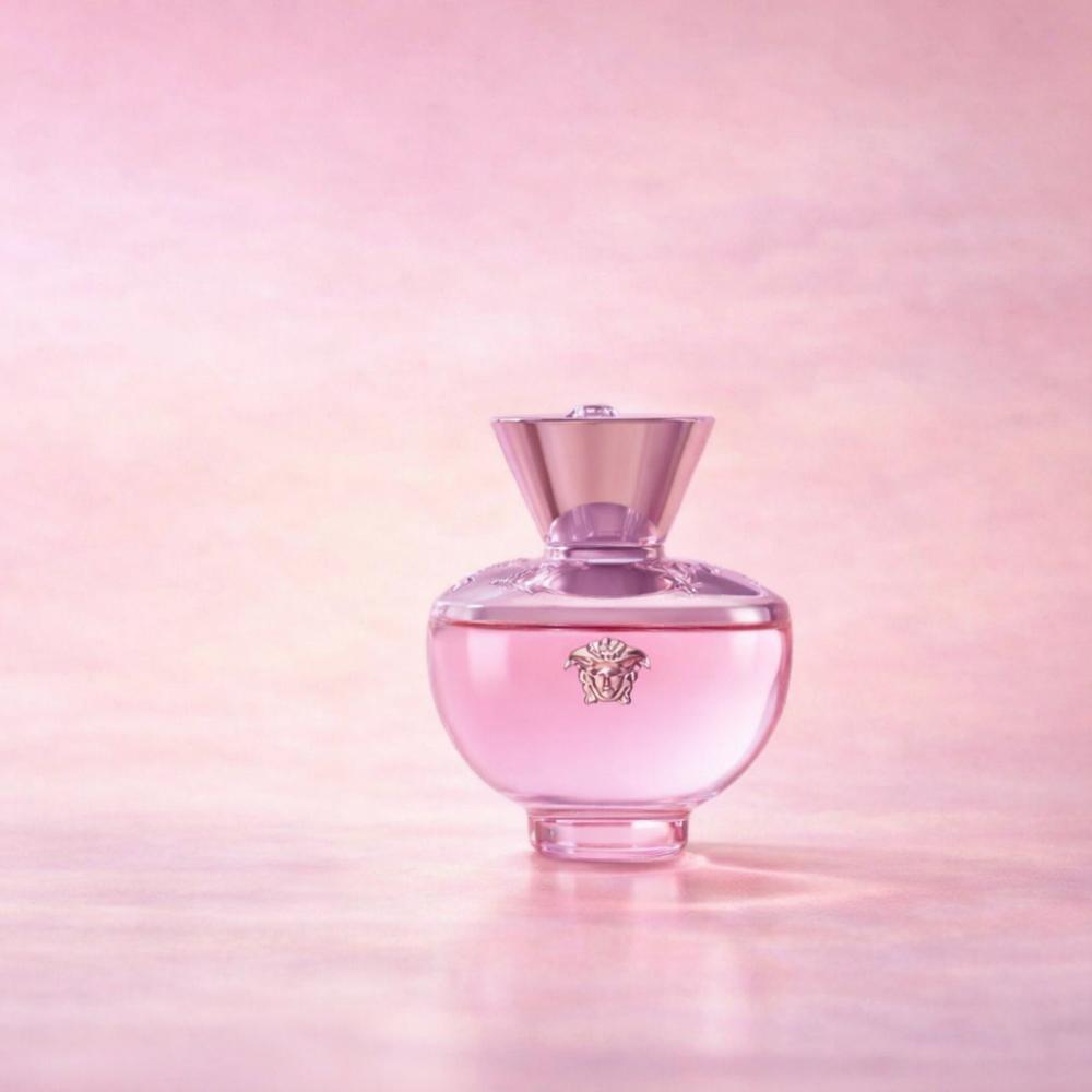 Dylan Blush Pink Pour Femme من فيرساتشي: أنوثة وردية نابضة بالحياة