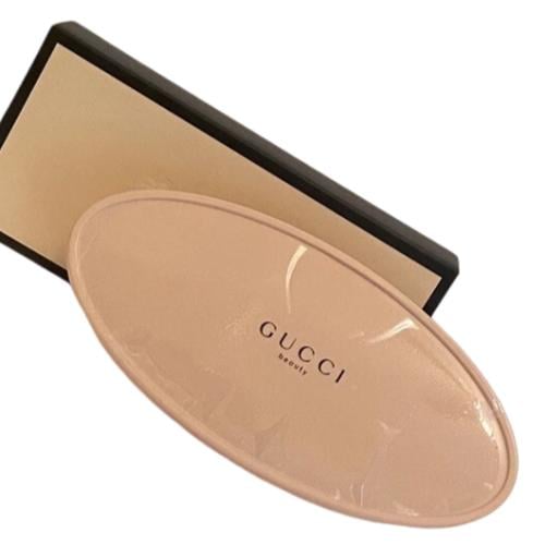 مرآة بيضاوية من قوتشي بيوتي