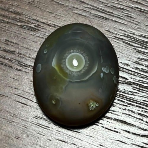 حجر عقيق سليماني هندي طبيعي أخضر عين في المنتصف