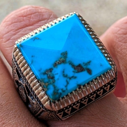 خاتم فيروز نيشابوري أصلي وطبيعي أزرق قطع هرمي صياغة حفر يدوي عباسي R