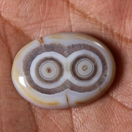 حجر من نوادر العقيق السليماني الهندي الطبيعي خلف الحجر مطابق للوجة