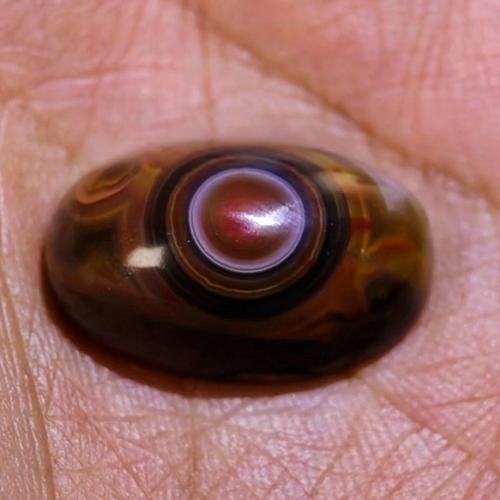 حجر عقيق سليماني هندي طبيعي لون مميز عين حمراء من النوادر