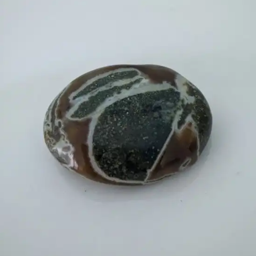 حجر عقيق يماني خرايطي مصور يشف النور