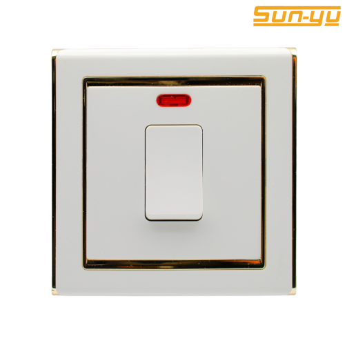 مفتاح سخان 20 امبير أبيض ذهبي SUNYU8