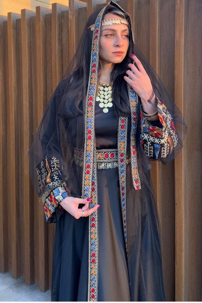 جلابيه يوم التأسيس ثلاث قطع بتطريز تراثي بعدة ألوان