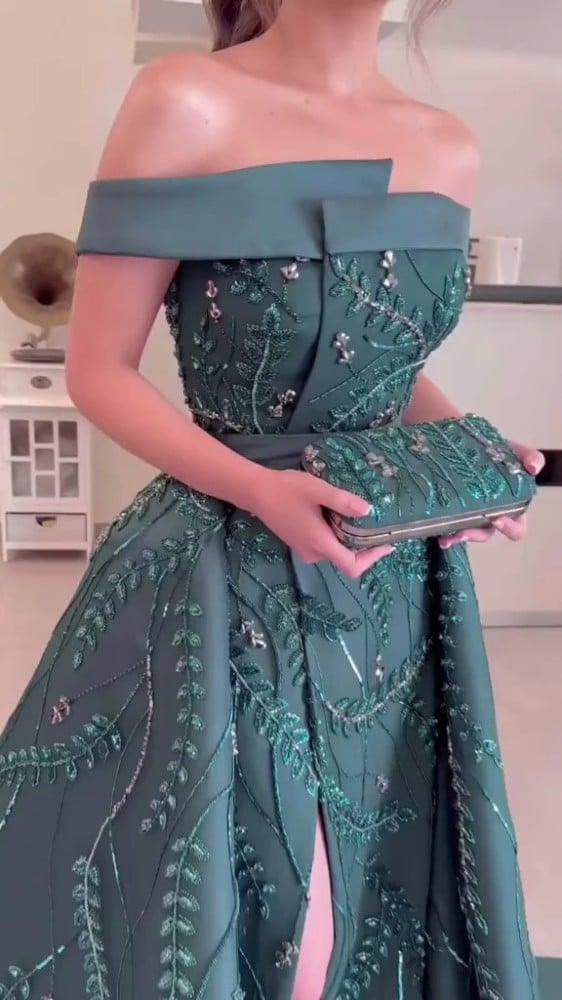 فستان سهرة فخم جذاب