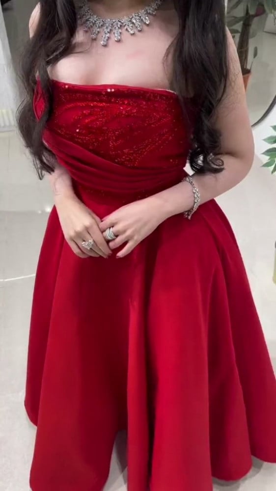 فستان فخم خامه كريب من خارج ومن الداخل جيبون