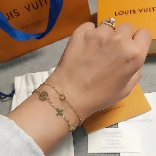 اسوارة LV