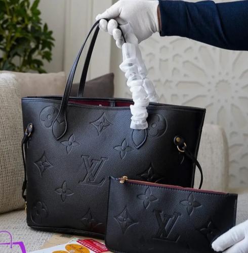 توت باق LV اسود