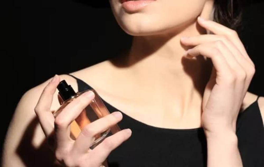 موقع عطور نيش