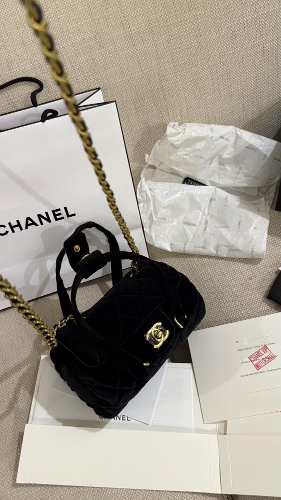 専用⭐️美品CHANEL⭐️2セット شانيل vip اسود مخمل - ريشين