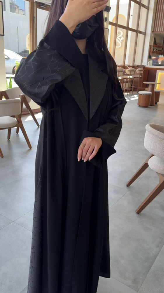 عباية فخمه من قماش كريب ناعم ومريح