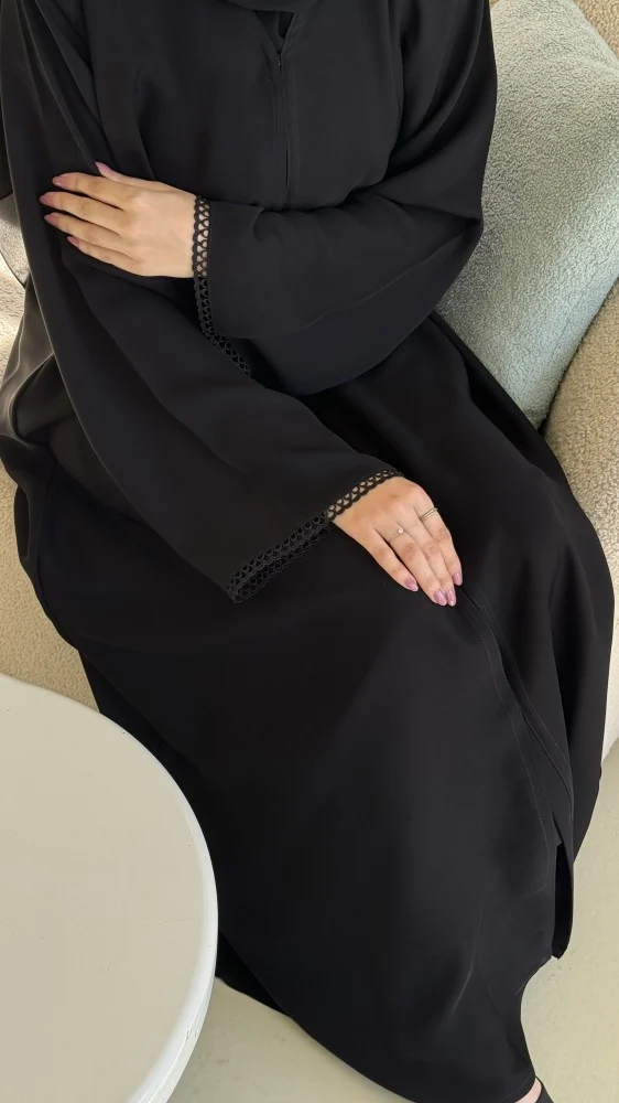 عباية شيك فخامة تليق فيك