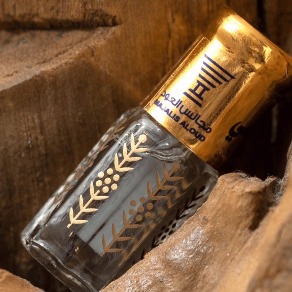 دهن العود الطبيعي