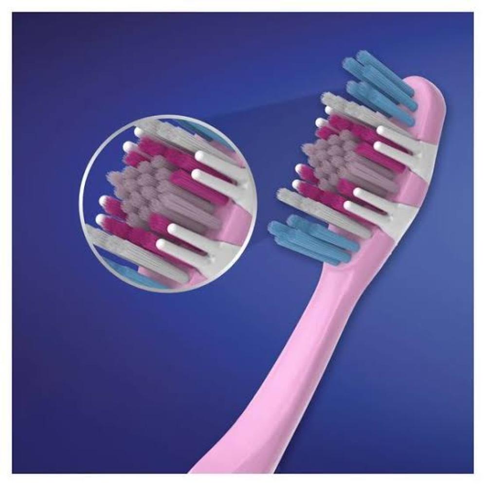 اورال بي فرشاة اسنان ثري دى وايت متوسطة