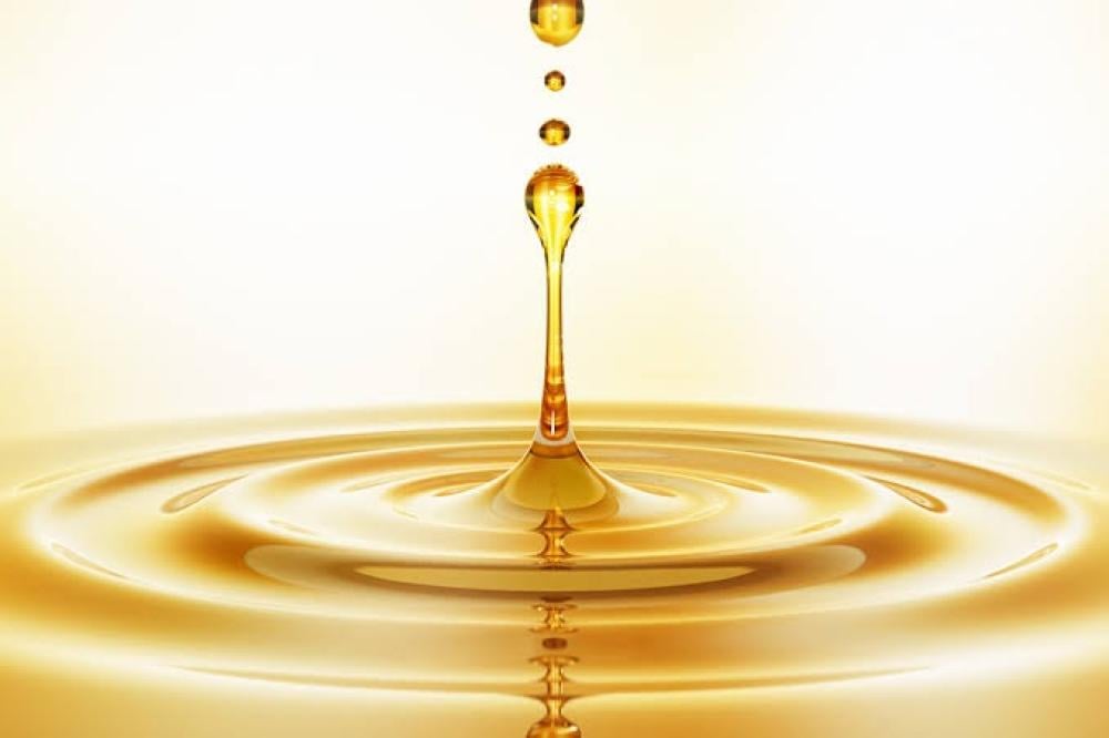 أفضل الزيوت الطبيعية لتطويل وتكثيف الشعر