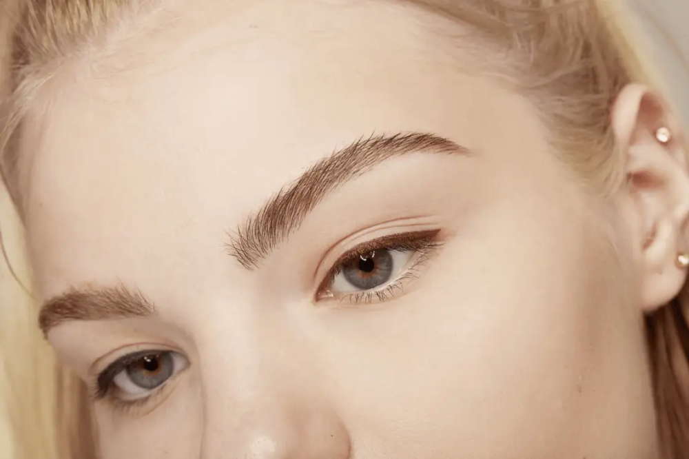 ايسنس قلم كحل كجال 08