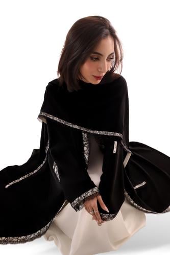 عبايا ملكي اسود مع أطراف دانتيل فرنسي