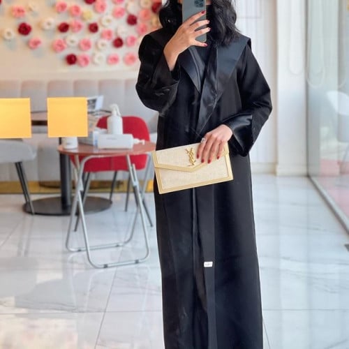 عبايا اسود بقبعه