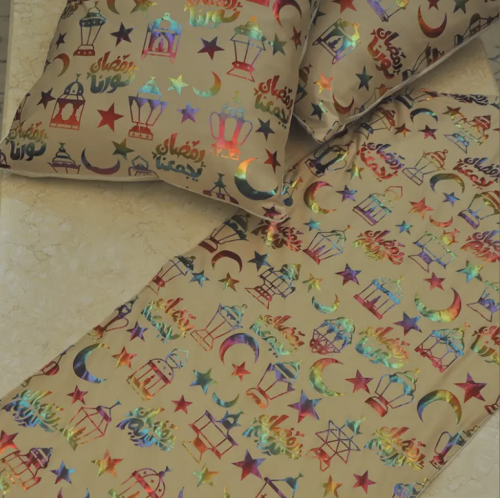 مفرش طاولة + 2 تلبيسة مخدة (بدون مخدات) -موديل فوانيس وهلال رمضان ملون