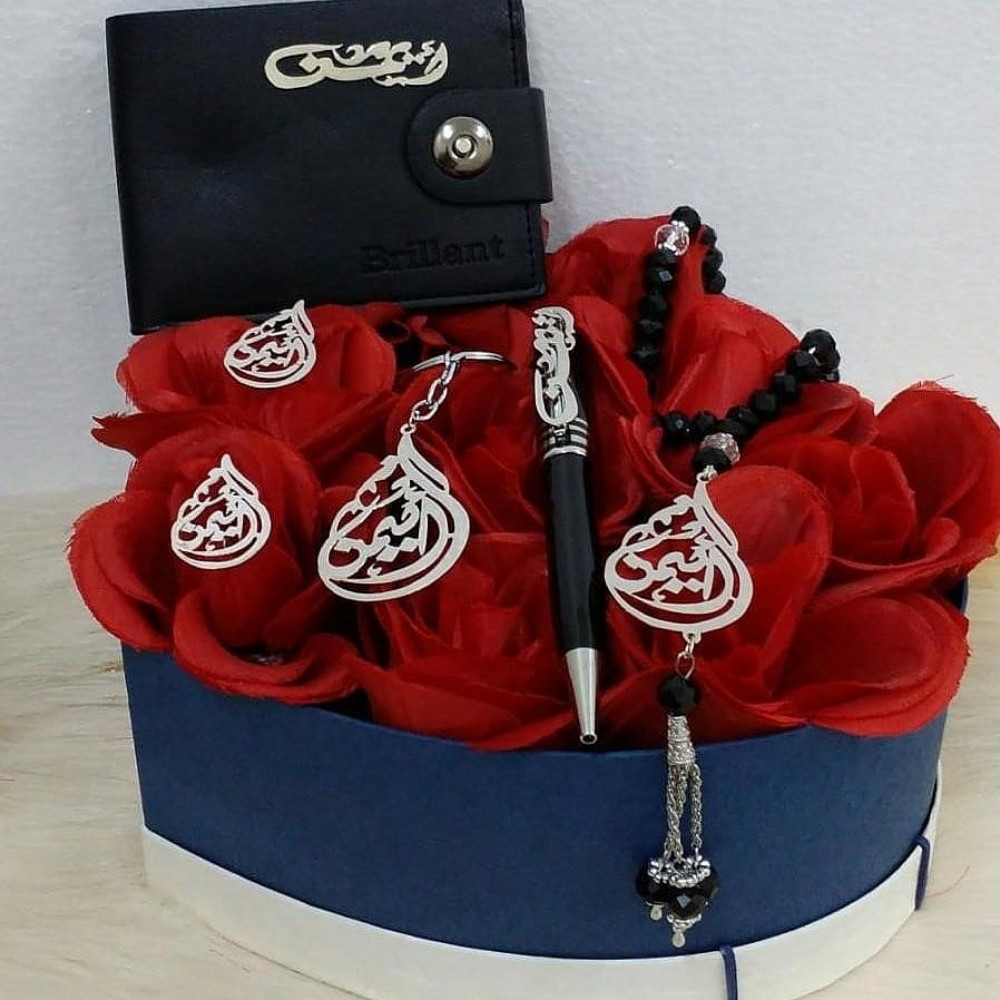 طقم رجالي بالاسم