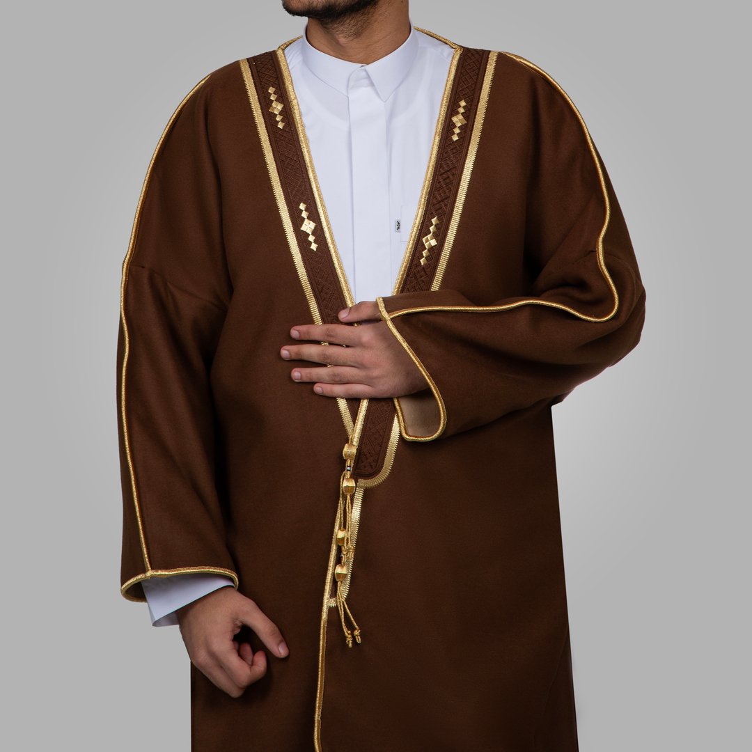 فروة رجالي مطرز وجهين بني وبيج مطرز