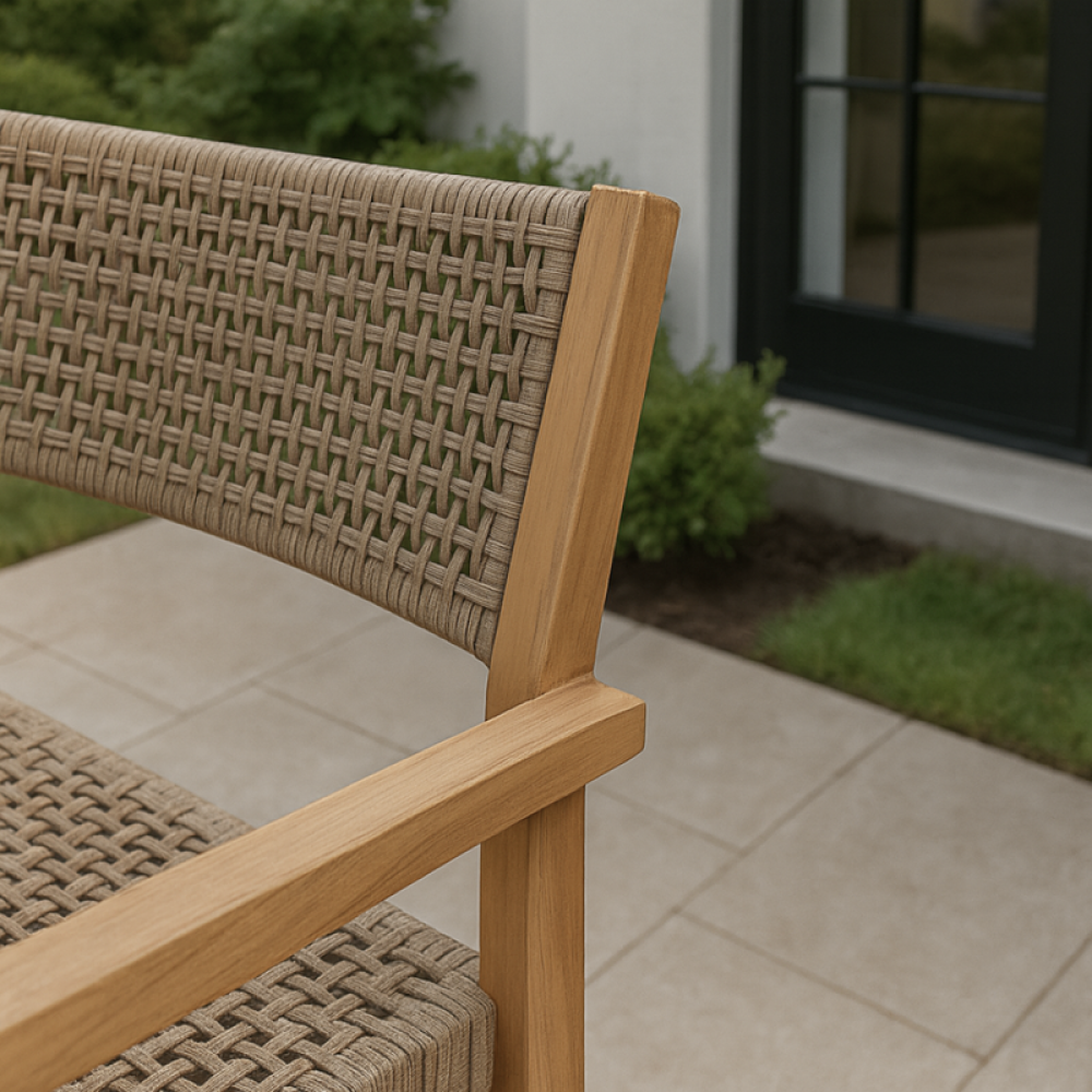 طقم سفرة خشبي خارجي 5 قطع  طاولة وأربعة كراسي بتصميم طبيعي أنيق