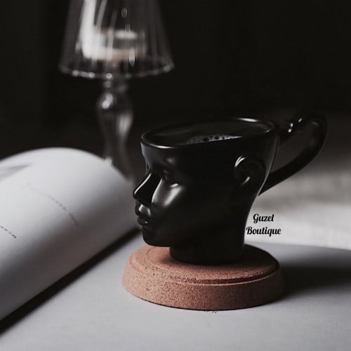 كوب الوجه أسود