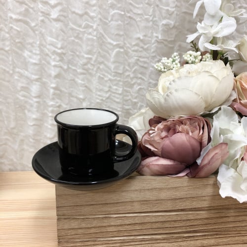 كوب قهوة تركية اسود لمعة