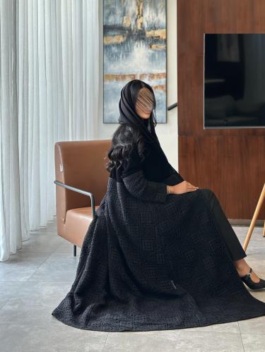 عباية شتوية مخمل مع جيبير مبطن ربع كلوش