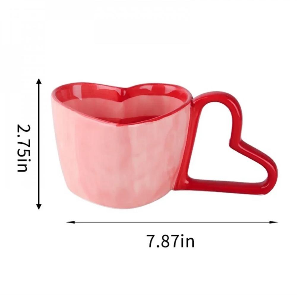 كوب قهوة سيراميك وردي أحمر بمقبض على شكل قلب