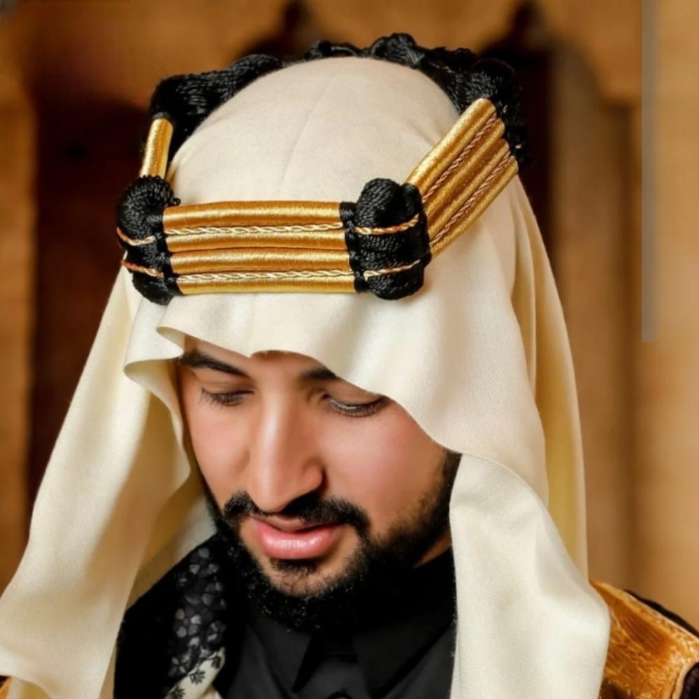 مجموعة مميزة من عقال باللون الذهبي للرجال لاحتفالات يوم التأسيس