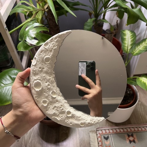 Moon mirror