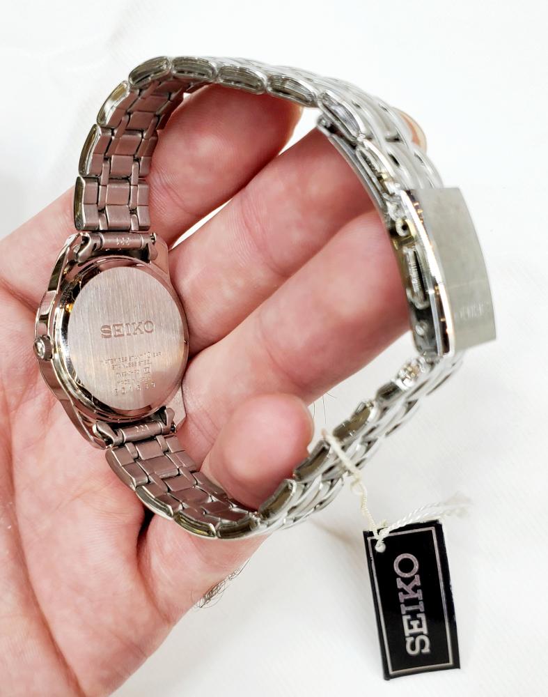 ساعة سيكو اليابانية انالوج كوارتز الرقيقة (Edg) ستانلس ستيل فضي 28mm  للنساء - SKK8