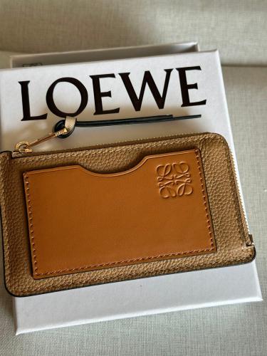 محفظة لويفي Loewe