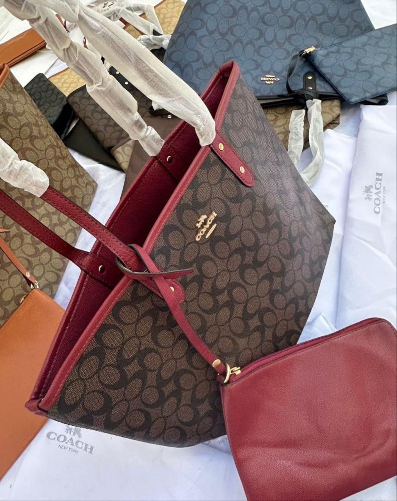 شنطة كوتش جلد