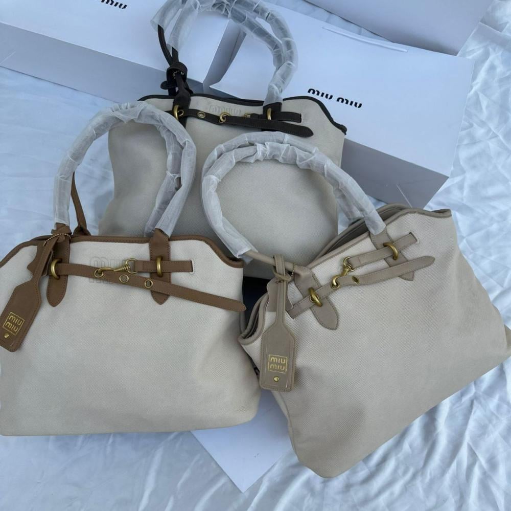 شنطة ميو ميو كروس