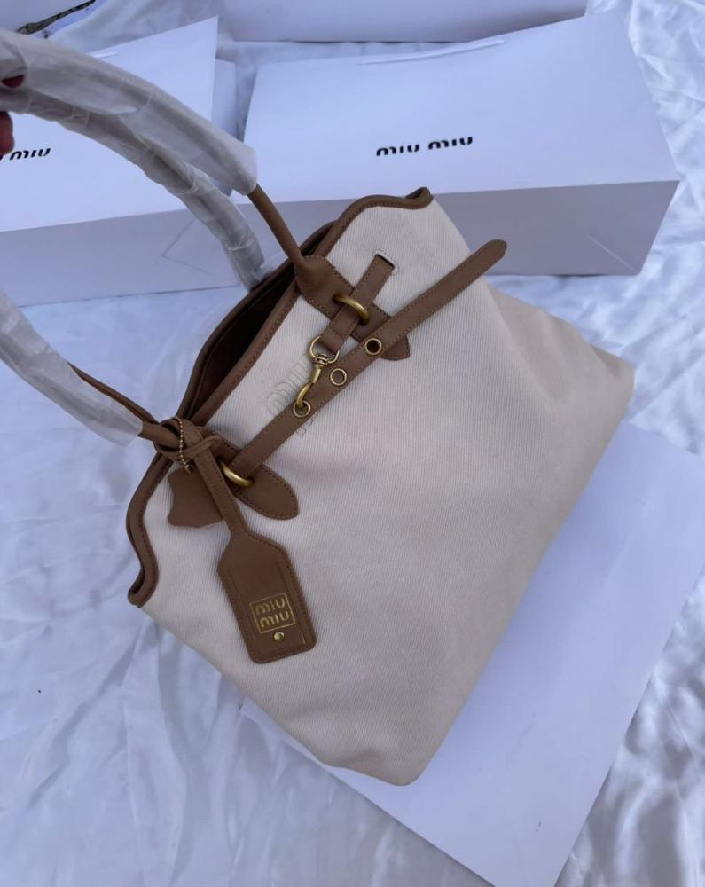 شنطة ميو ميو كروس