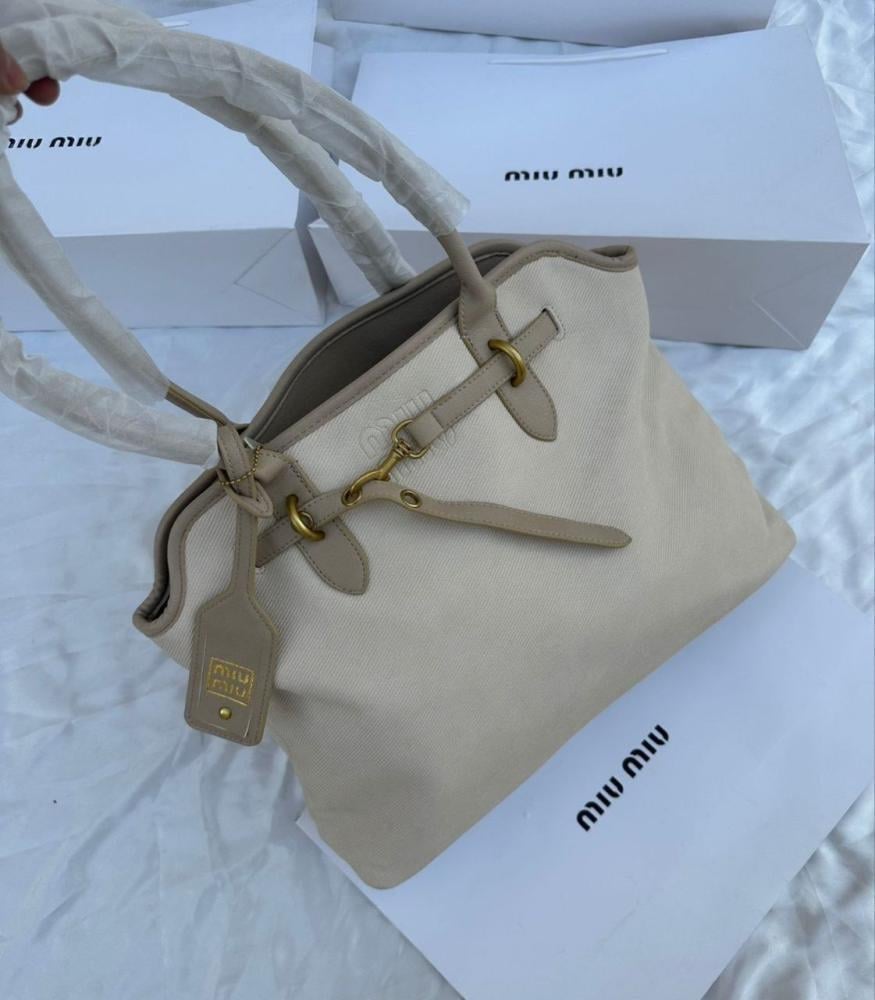 شنطة ميو ميو كروس