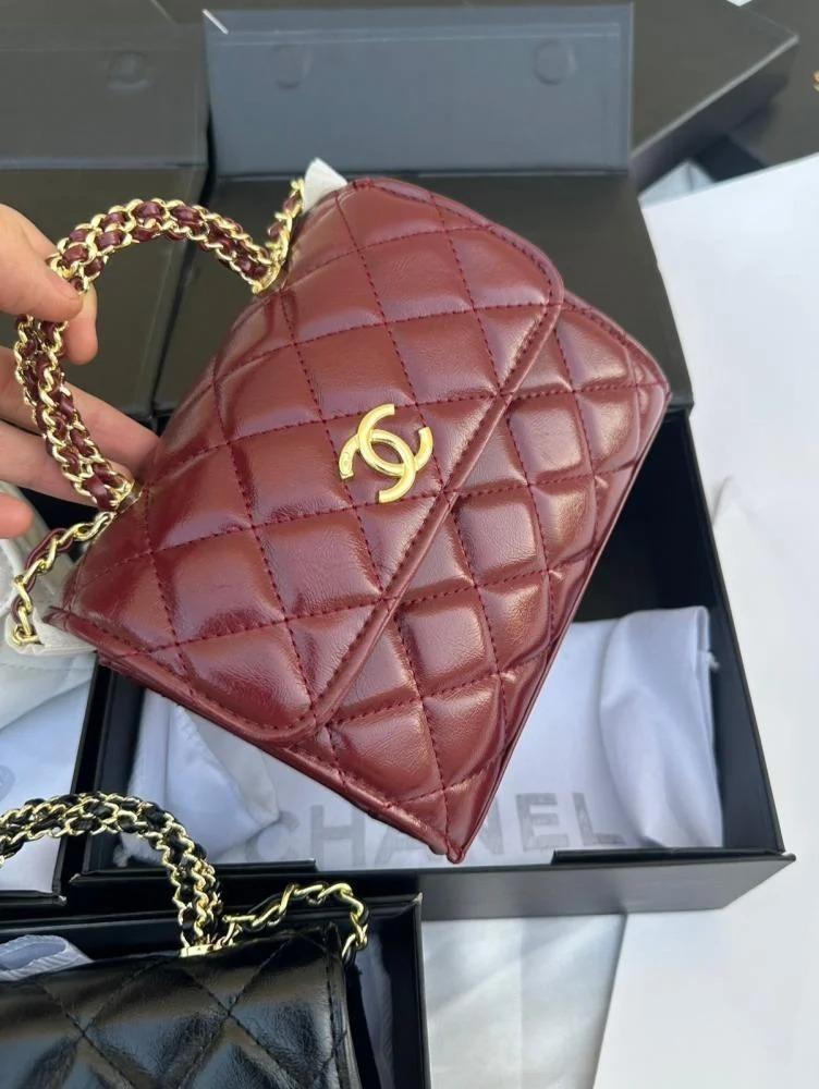 Chanel شنطة كلاسيكية بتصميم أيقوني